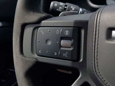 Certified 2024 Land Rover Defender 90 V8 AWD/4WD image 18