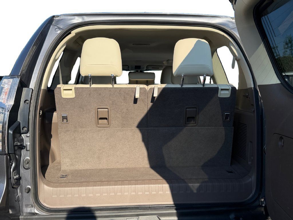 Used 2019 Lexus GX 460 Premium w/ Premium Package AWD/4WD image 11