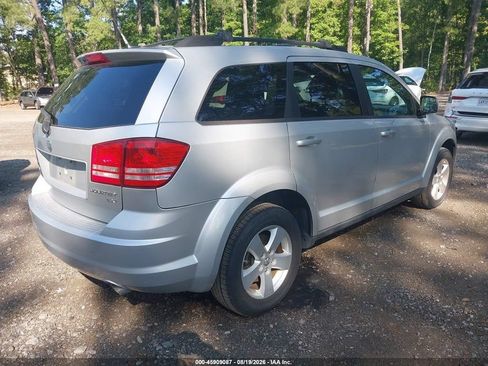 Used 2010 Dodge Journey SXT w/ Flexible Seating Group FWD image 2