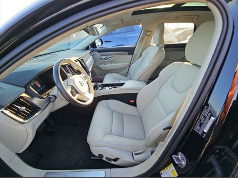 Used 2025 Volvo V90 B6 Cross Country Plus AWD/4WD image 7