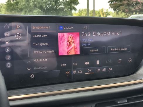 New 2025 Buick Envision Avenir image 13