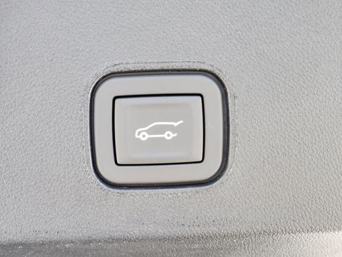 New 2025 Cadillac Lyriq Luxury image 13