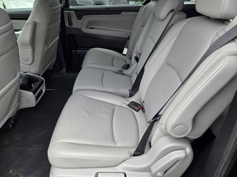 Used 2023 Honda Odyssey Touring image 13