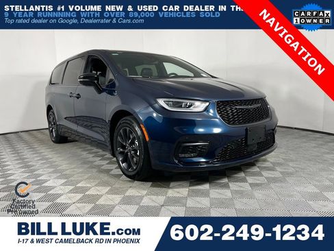 Certified 2024 Chrysler Pacifica Limited image 1