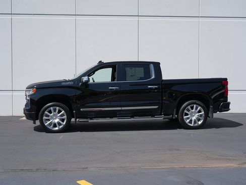 Certified 2022 Chevrolet Silverado 1500 High Country w/ High Country Premium Package AWD/4WD image 6