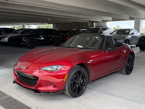 New 2026 MAZDA MX-5 Miata Club w/ Interior Package RWD image 2