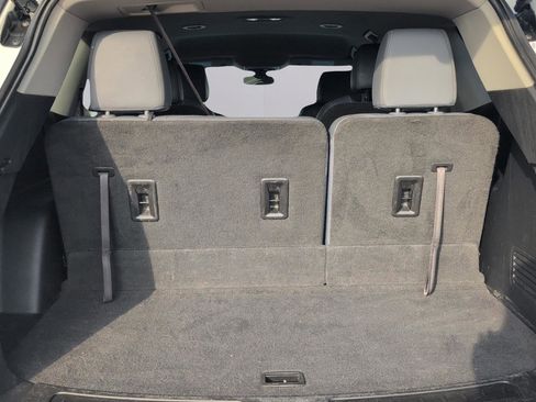 Used 2020 Buick Enclave Essence image 9