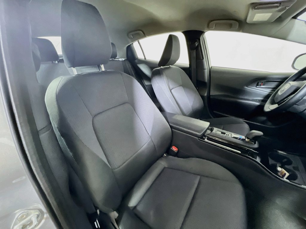 Certified 2025 Toyota Prius LE FWD image 24