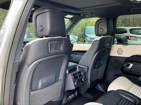 Used 2023 Land Rover Discovery S R-Dynamic image 23