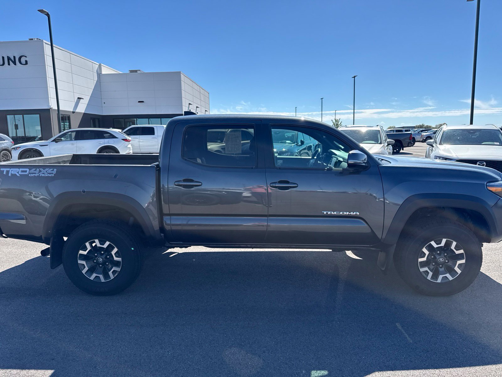 Used 2023 Toyota Tacoma TRD Off-Road w/ Technology Package AWD/4WD image 8