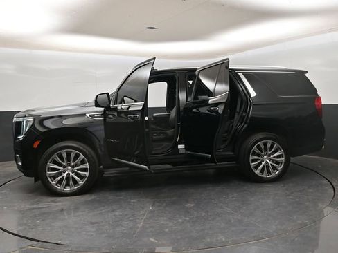 Used 2021 GMC Yukon Denali w/ Denali Premium Package AWD/4WD image 30