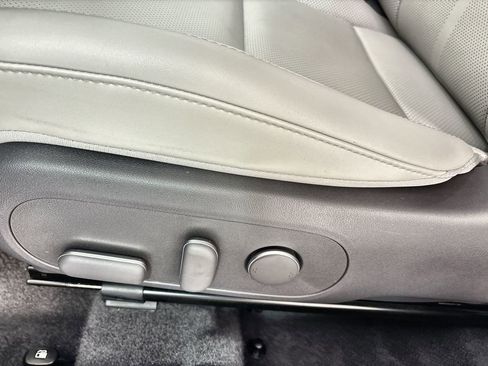 Used 2024 Hyundai Kona Limited FWD image 14