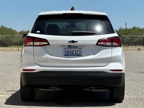 Used 2022 Chevrolet Equinox LS w/ LS Convenience Package image 5