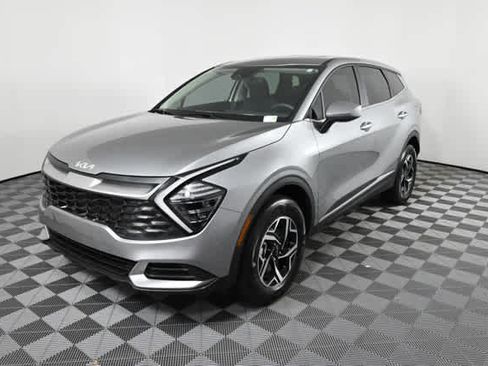 Used 2025 Kia Sportage LX image 2