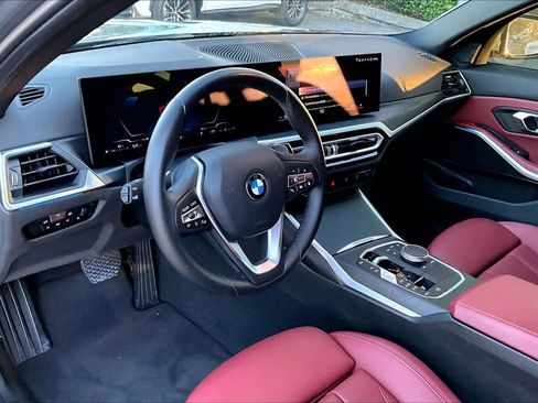 Used 2023 BMW 330i Sedan w/ Driving Assistance Package image 17