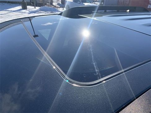 Used 2017 Chevrolet Equinox LT w/ Convenience Package image 17