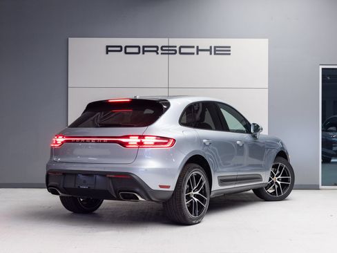 Certified 2026 Porsche Macan AWD/4WD image 7