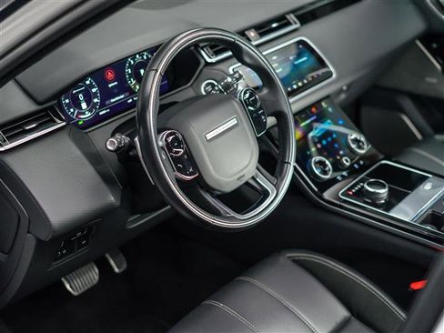 Used 2019 Land Rover Range Rover Velar R-Dynamic SE image 17