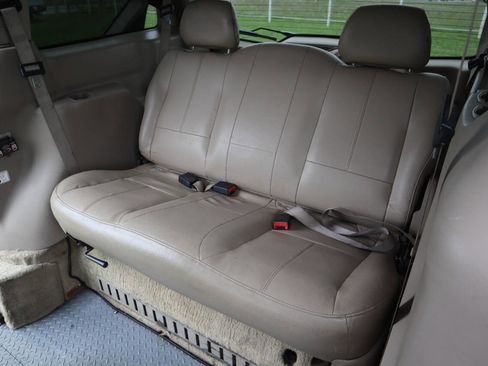 Used 2002 Ford Windstar SEL FWD image 31