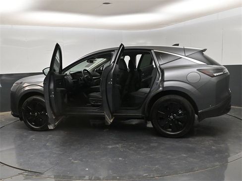 Certified 2025 Nissan Murano SV image 34