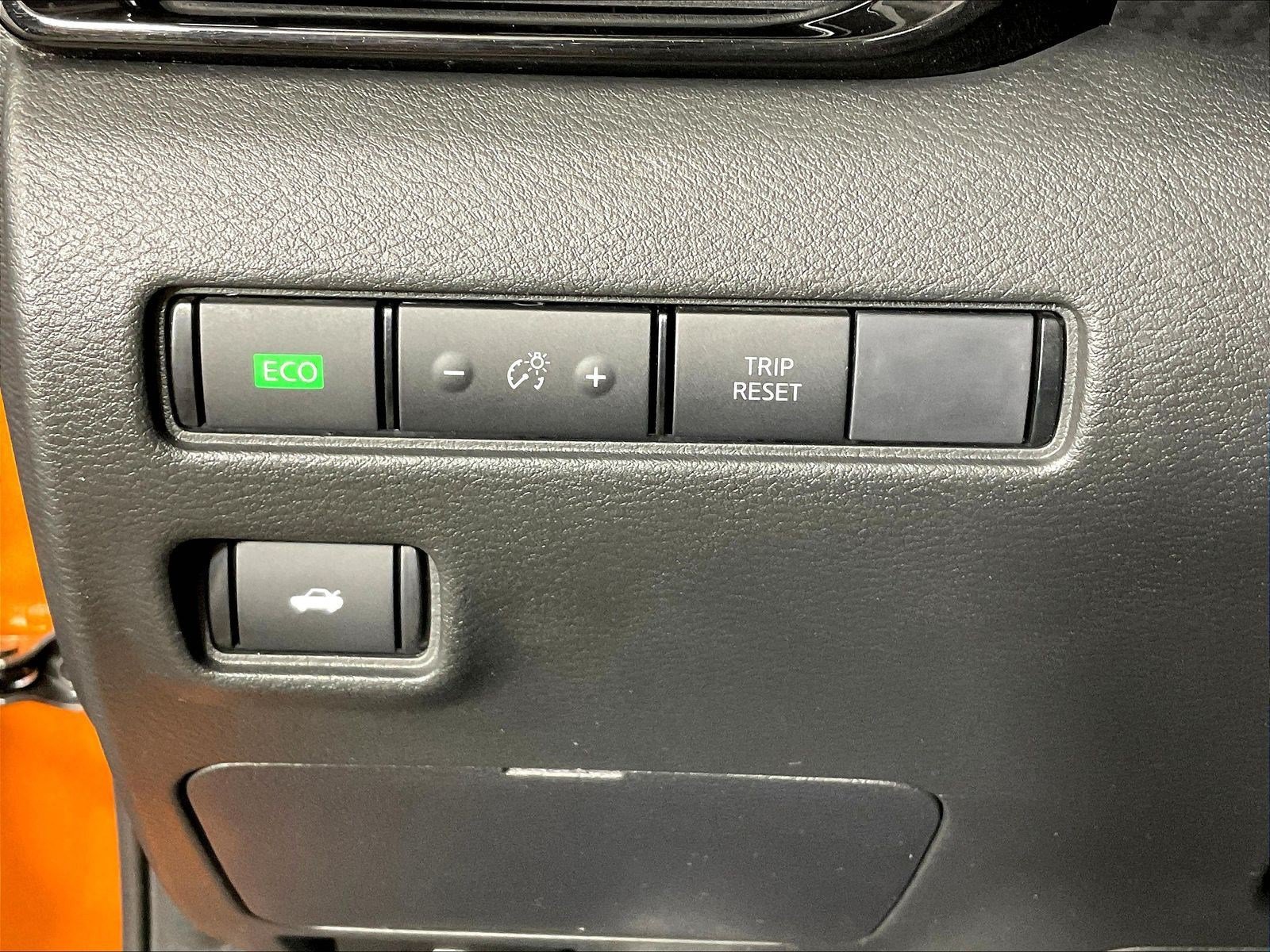 Used 2022 Nissan Sentra SR w/ SR Premium Package FWD image 37