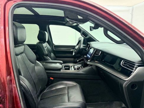 Used 2023 Jeep Wagoneer Series III w/ Premium Group I image 22