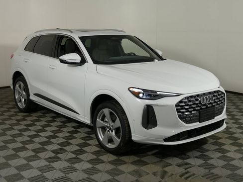 New 2025 Audi Q5 Premium Plus image 1