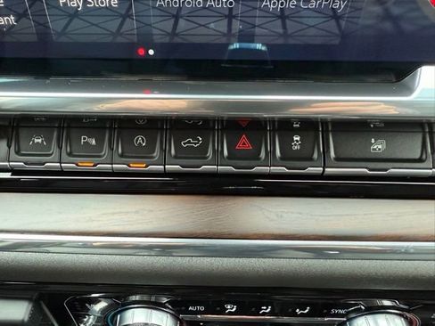 Used 2022 GMC Sierra 1500 SLT w/ SLT Premium Plus Package AWD/4WD image 38