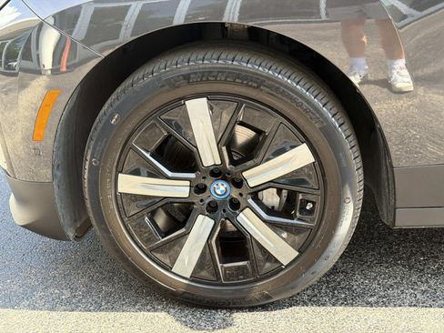 Used 2024 BMW iX xDrive50 w/ Convenience Package AWD/4WD image 10