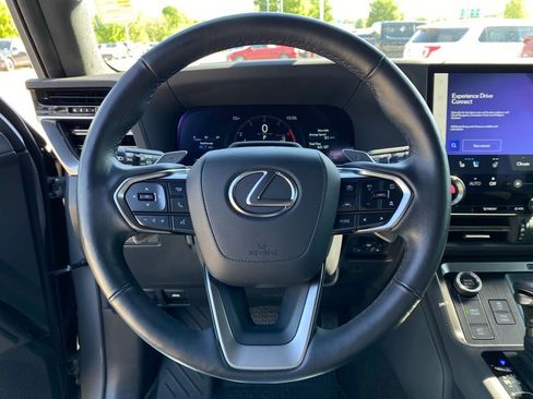 Used 2024 Lexus GX 550 w/ Accessory Package (2T) AWD/4WD image 13