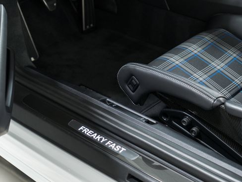 Used 2016 Porsche 911 R RWD image 17