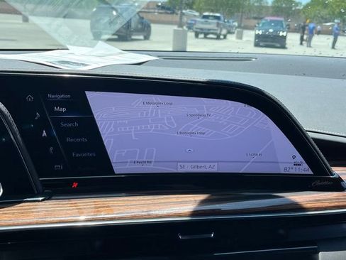 Used 2024 Cadillac Escalade ESV Luxury RWD image 20
