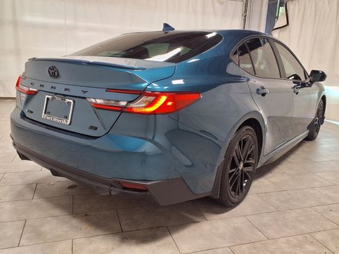Used 2025 Toyota Camry SE w/ Convenience Package FWD image 9