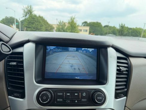 Used 2019 GMC Yukon SLT w/ HD Trailering Package AWD/4WD image 10