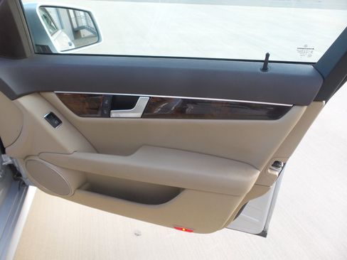 Used 2013 Mercedes-Benz C 250 Sport image 57