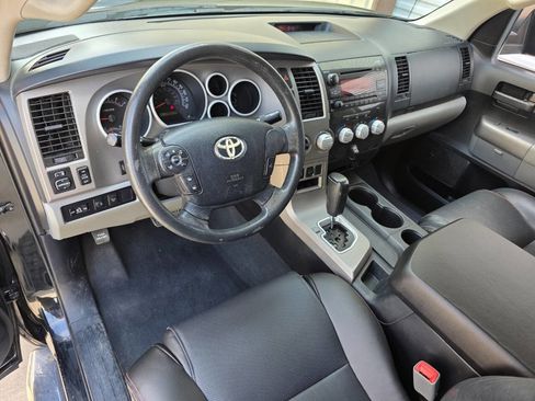 Used 2013 Toyota Tundra 4x4 CrewMax w/ SR5 Pkg image 12
