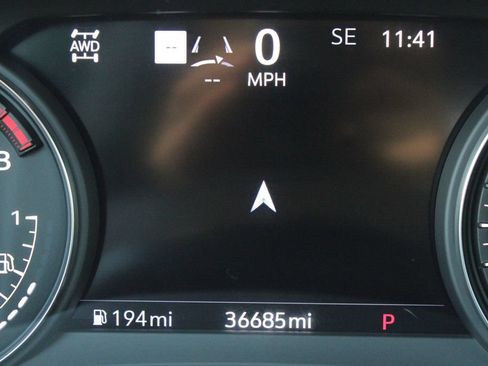 Used 2022 Cadillac XT6 Sport w/ Technology Package AWD/4WD image 3