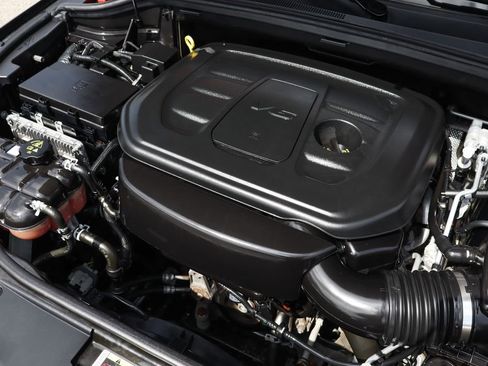 Used 2019 Jeep Grand Cherokee Altitude image 12