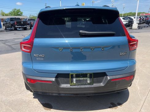 Certified 2023 Volvo XC40 B5 Plus w/ Protection Package Premier image 4