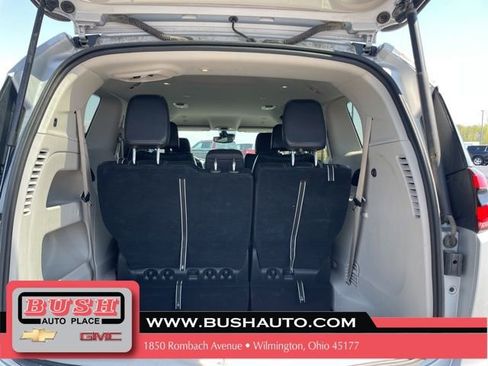 Used 2024 Chrysler Pacifica Touring-L image 23