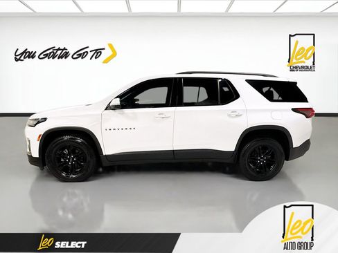 Used 2023 Chevrolet Traverse LT w/ Midnight/Sport Edition image 8