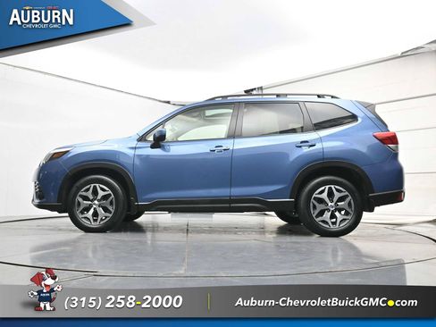 Used 2024 Subaru Forester Premium AWD/4WD image 23