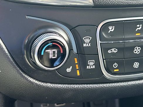 Used 2023 Chevrolet Equinox LT image 27