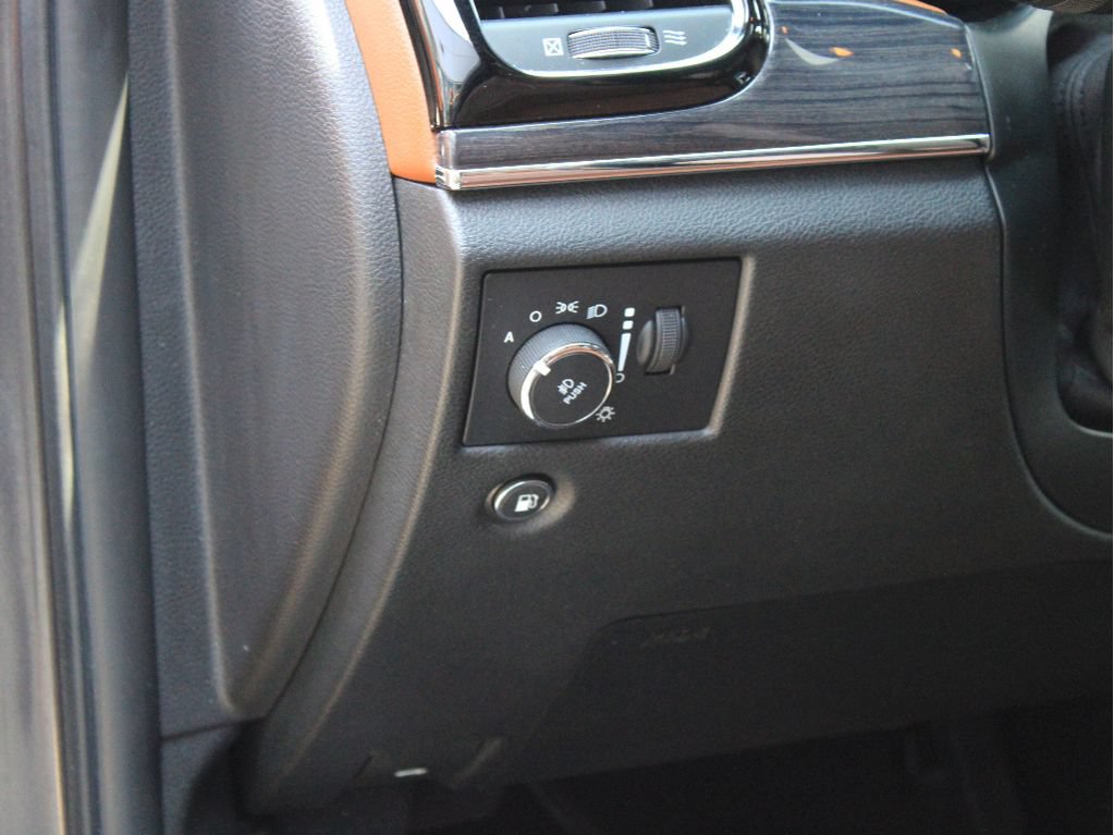 Used 2021 Jeep Grand Cherokee Overland AWD/4WD image 15