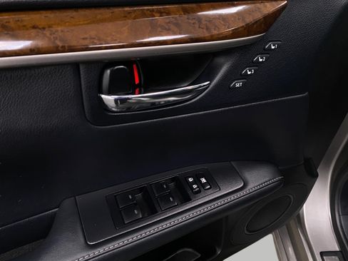Used 2015 Lexus ES 350 w/ Premium Package FWD image 31