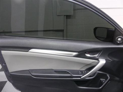Used 2018 Honda Civic EX-L image 17