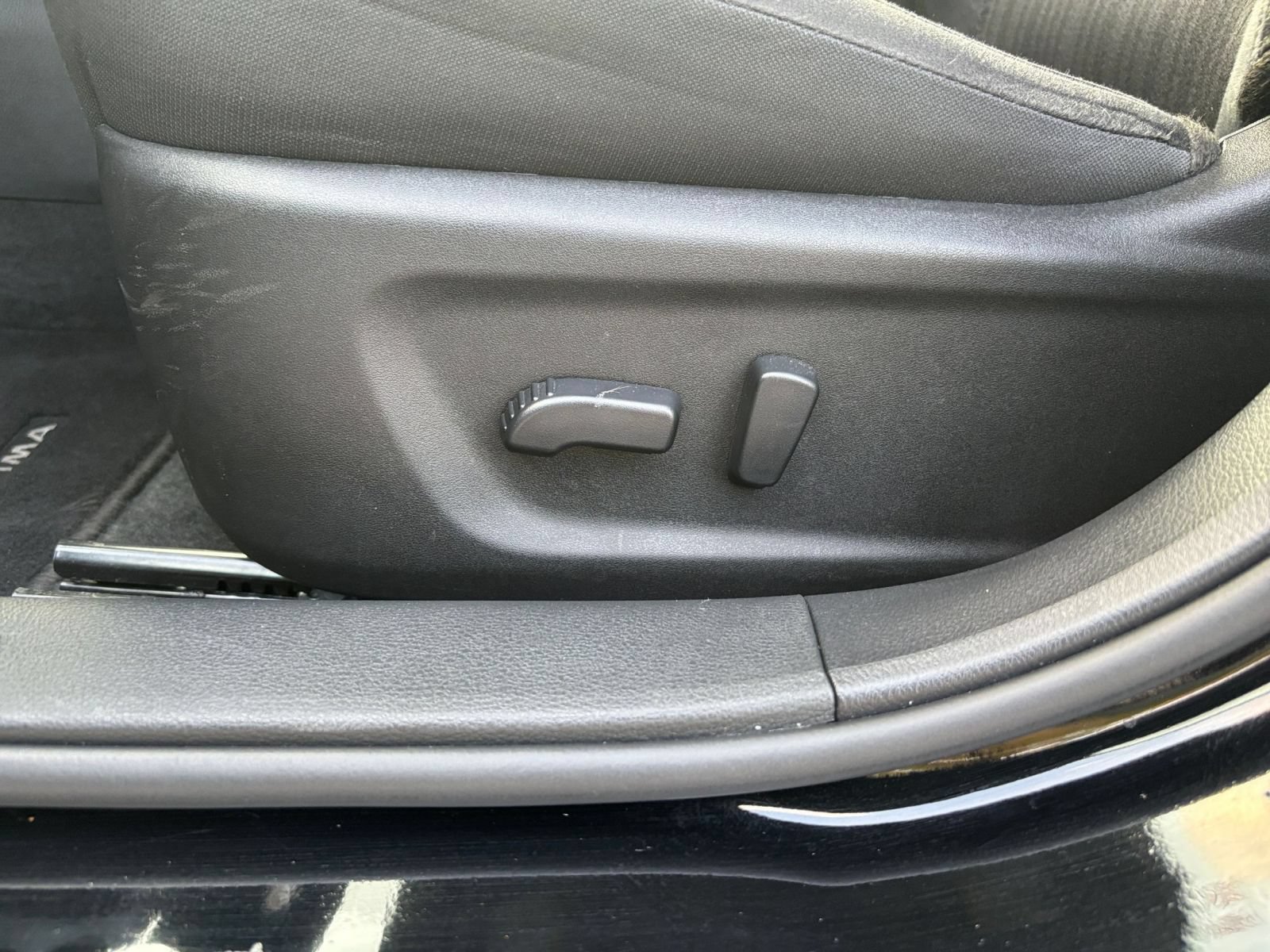 Used 2025 Nissan Altima 2.5 SV FWD image 21