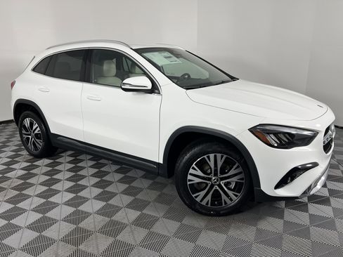 New 2026 Mercedes-Benz GLA 250 4MATIC image 2