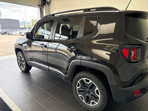 Used 2017 Jeep Renegade Trailhawk w/ Cold Weather Group II AWD/4WD image 4