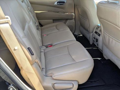 Used 2019 Nissan Pathfinder SL image 21